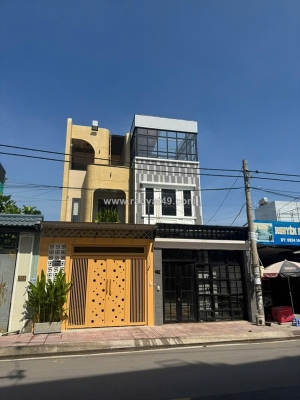 Bán nhà mặt tiền đường 15m - ngay chợ hiệp bình - 80m2 - 3 tầng đúc btct -