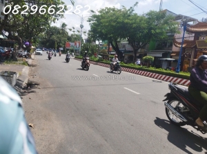 Bán nhà mặt tiền hùng vương, tp sa đéc, 10x24m, 3 tầng, sổ hồng.