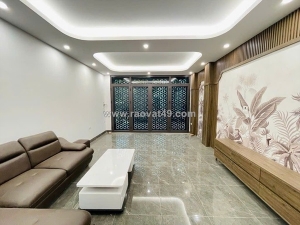 Bán nhà ngô gia tự long biên, oto đỗ cửa,,thang máy,full nội thất,lô góc,48m