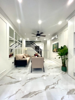 Bán nhà phan đình phùng, 35m2, 6 tầng, mặt tiền 3.3m, nhỉnh 15 tỉ, an ninh, an