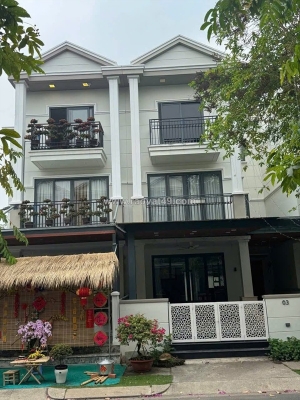 Bán nhà phố liền kề trệt 3 lầu giá cực tốt - khu compound bảo vệ 24\24 full nội