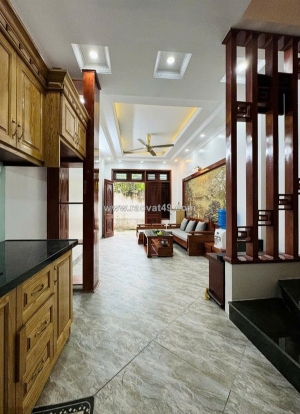 Bán nhà phố trạm 30m 5 tầng ô tô qua hơn 8 tỷ