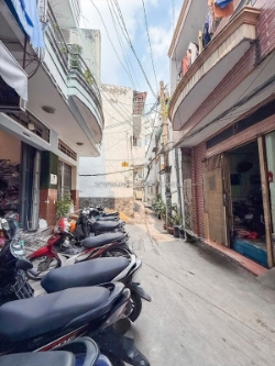 Bán nhà quận 10, cmt8 cách 100m, 60m sd, 4 tầng 3pn nhà mới, nhỉnh3 tỷ