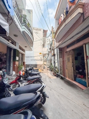 Bán nhà quận 10, cmt8 cách 100m, 60m sd, 4 tầng 3pn nhà mới, nhỉnh3 tỷ