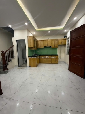 Bán nhà riêng full nội thất bồ đề 30m2 x 5 tầng mặt tiền 5.5mx 6.1 tỷ.long