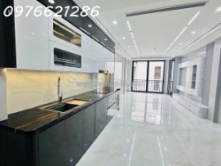 Bán nhà siêu hiếm – phố nguyễn văn cừ – 32m² – 4 tầng – giá 8,x tỷ – ô tô đỗ