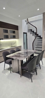 Bán nhà thượng thanh long biên diện tích 55m² nhà 5 tầng thang máy ở ngay