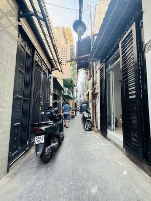 Bán nhà vị trí cực đẹp, sát mặt tiền đoàn văn bơ (1 sẹc)

đúc 5 tấm 127.5m2