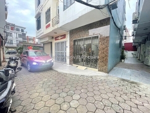 Bán nhà vĩnh tiến - vĩnh niệm, ô.tô ra vào, 37m 3 tầng, giá 2.8 tỉ