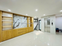 Bán nhà vũ thạnh 32m2. 7 tầng. mặt tiền 6.6m. giá 12.2 tỷ đống đa hà nội