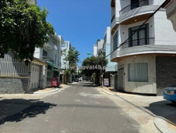 Bán nhanh nhà mặt tiền phan vinh cách biển chỉ 500m
ngang 5.02 nở hậu nhẹ