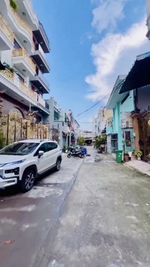 Biệt thự 4 tầng – 355m² ngang 5.5 nh – dòng tiền trên 1 tỷ/năm – giáp q11  chỉ