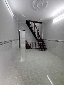 Cách 1 căn nhà ra mặt tiền trung tâm q4 
diện tích sd 67m2 có 4 tê