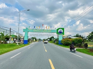 Cần bán 4 nền liền kề gồm 222mv đất vườn có sẵn 150mv thổ cư ngay trung tâm ,