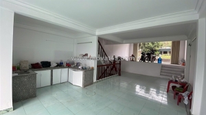 Cần bán nhà 4 tầng mặt tiền ql 1a, phía sau là con sông thơ mộng, nằm ngay khu