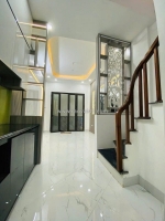 Cần bán nhà trước tết 2025 . 30m 5 tâng nhà cầu giấy . chỉ việc xách vali về ở