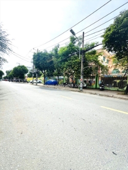 Căn hộ dịch vụ mặt tiền 12 phòng 166m2 dòng tiền 30tr/tháng gần bv thủ đức tam