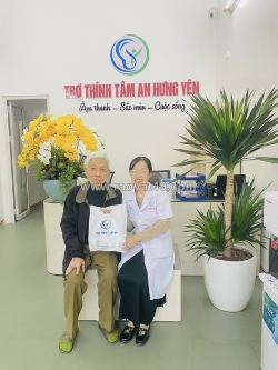 Cần làm gì khi người thân có biểu hiện lãng tai?