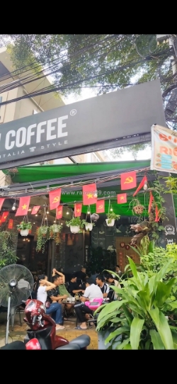 Cần sang quán cà phê lô góc hai mặt tiền vị trí cực đẹp ngay chung cư an bình