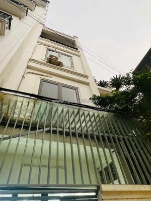 Chính chủ bánnhà đẹp ô tô đỗ cổng, 50 met * 4 tầng. nhỉnh 8 tỷ – gần đường 70