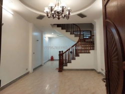 Cho thuê nhà hoa bằng làm vp kết hợp ở gđ 5 tầng x  45m² , 6 phòng ngủ, 4 wc,