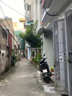 Cho thuê nhà ngõ 258 vĩnh hưng 22m² x 4 tầng, giá 8 triệu/tháng.