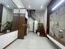 Cho thuê nhà nguyên căn ngõ chùa liên phái 30m² x 5 tầng, giá 12 triệu