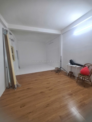 Cho thuê phòng làm việc 50m2 lầu 1 tiện làm editor, designer, quay sp