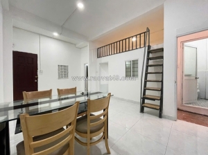 Cho thuê phòng rộng 40m² – 1 phòng ngủ + 1 gác + 2 wc riêng – trung tâm lê đức