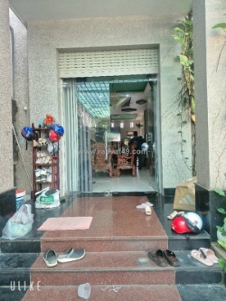 Chủ định cư mỹ bán gấp – nhà 2 tầng đẹp, xe hơi ngủ trong nhà – gần võ văn ngân