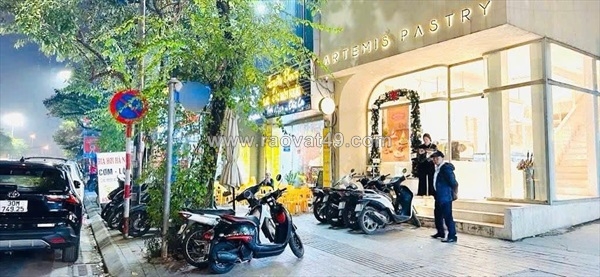 ~/Img/2025/12/chu-nha-thien-chi-ban-nha-pho-vip-van-caott-ba-dinh-tay-ho-02.jpg