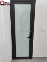 Cửa wc xingfa vân gỗ: đẹp nhưng có bền trong môi trường ẩm không?