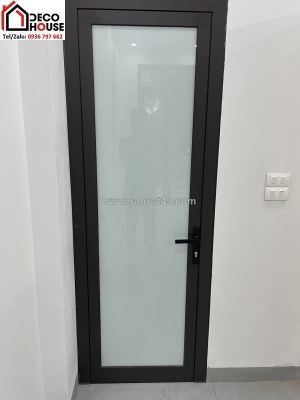 Cửa wc xingfa vân gỗ: đẹp nhưng có bền trong môi trường ẩm không?