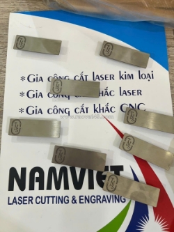 Cung cấp bảng tên kim loại khắc laser theo yêu cầu