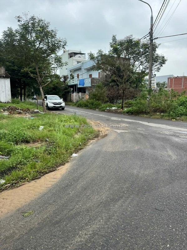 ~/Img/2025/12/dat-2-mat-tien100m2-52-ty-dat-duong-bui-binh-uyen-hoa-hai-nhson-d-nang-sat-bien-02.jpg