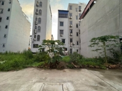 Đất tdc ngọc thuỵ 42m x 4m2 hình siêu đẹp. 2 mặt đều oto.