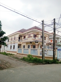 Giảm 900 triệu bán gấp căn nhà góc 2 mặt tiền đường số 19 kdc bình hưng ngay bx