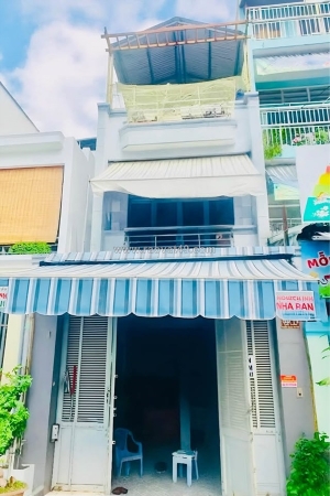 Giáp đầm sen – q6 – nhà mặt tiền 3 tầng – 4pn – 80m không quy hoạch lộ giới chỉ