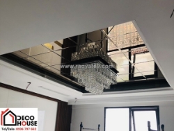 Gương ghép trang trí sau sofa: bố trí đúng để không rối mắt