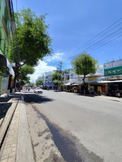 Hạ giá chỉ 10,5 tỷ – nhà 2 tầng 2 mặt đường phước long, gần chợ bình tân, dt