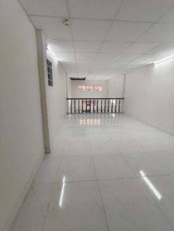 Hẻm xe hơi âu dương lân, nhà nở hậu, 3pn, shr hoàn công