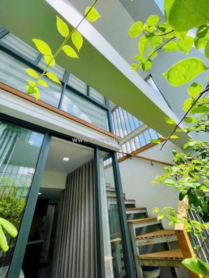 Hẻm xe hơi tránh nhau – nhà mới đẹp – nguyễn thiện thuật, q3 – 5 tầng – chỉ 11.9 tỷ