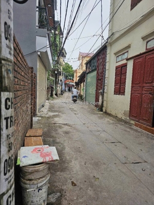 🔥🔥🔥hiếm- nhà mới tinh- 5 tầng - cầu thang máy- nội thất đẹp- ngõ nông- gần