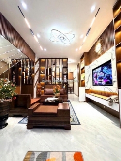 Hồ tùng mậu 40m x5 tầng 10,8 tỷ.gần phố,gần ô tô,full nội thất đẹp