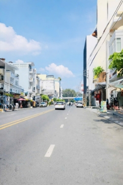 Hữu duyên tìm chủ nhân – nhà trung tâm quận 10, gần big c tô hiến thành, sát