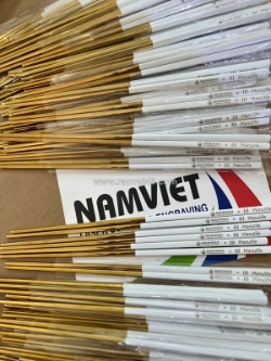 Khắc laser lên đũa theo yêu cầu