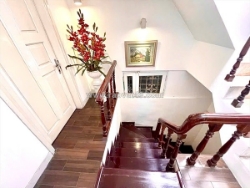 Không tin nổi – ngõ thái hà ô tô đỗ cổng, mt 4,2m giá chỉ nhỉnh 16 tỷ