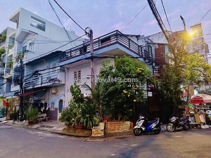 Lê thúc hoạch – góc 2 mặt tiền – hẻm ô tô tránh – 50m – nhà đẹp 2 tầng – 7pn