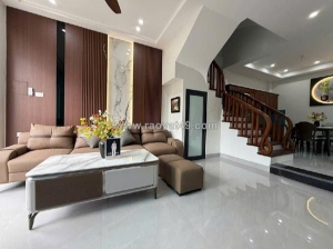 Lô góc- kinh doanh, ô tô tránh thượng cát, nhà 5 tầng thang máy diện tích 42 m2