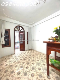 Mặt ngõ 85 xuân thủy 42m2 4 tầng mới đẹp thoáng, ô tô, hơn 15 tỷ